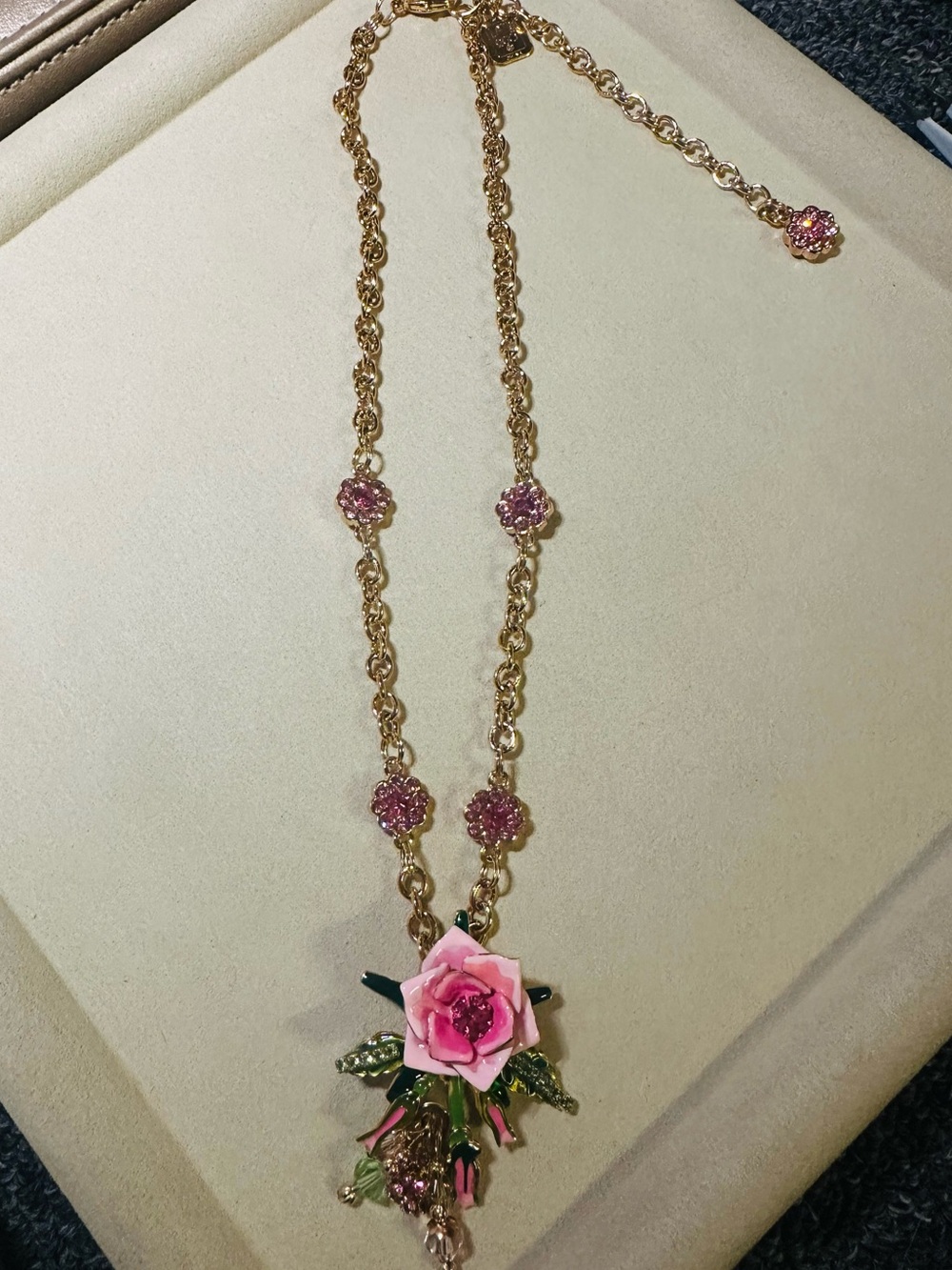 🌸 Vintage Lunch at the Ritz LATR 2GO Pink Rose Enamel Statement Necklace 🌸